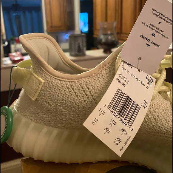 Butter yellow mens size yeezy 350v